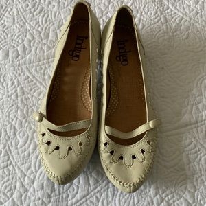 Brand new cream color Indigo by Clark’s shoes